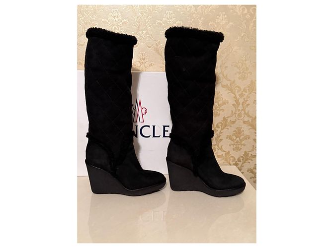 Moncler Black Suede Winter Boots Lambskin Lining - view 4