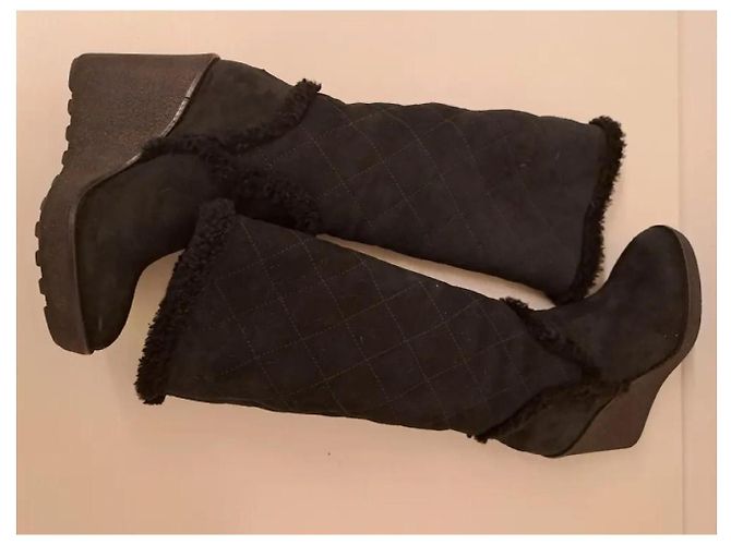 Moncler Black Suede Winter Boots Lambskin Lining - view 7