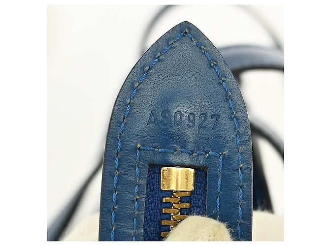 Louis Vuitton Saint Jacques Handbag Epi Leather PM Blue - view 4