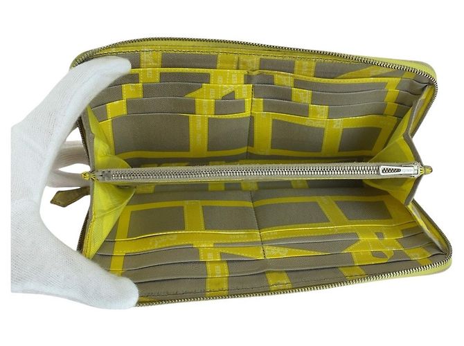Portafoglio Long Azap Silk'in di Hermès Giallo Chiaro - vista 7