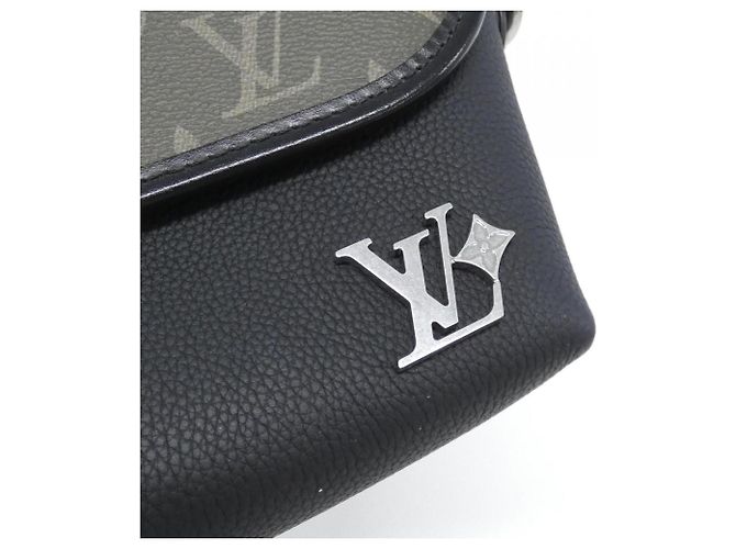 Borsa a Spalla Louis Vuitton Pulse Wearable Wallet M12618 Nero Cachi - vista 5