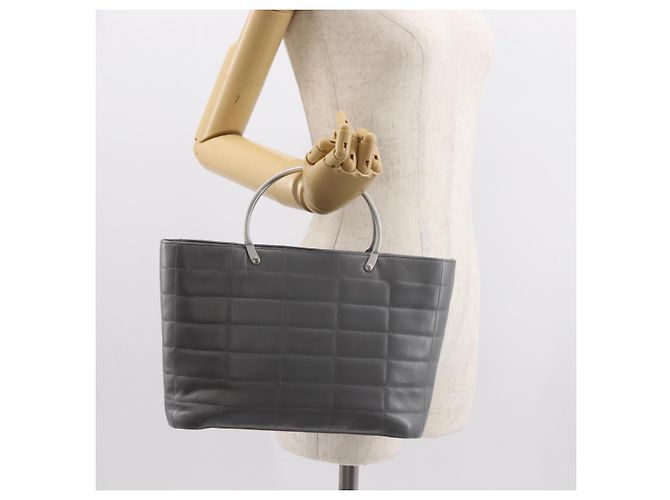 CHANEL Choco Bar Handtasche aus Lammleder Grau Silber CC Auth bs30369 Braun - Ansicht 23