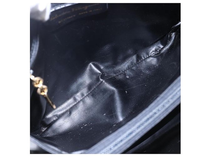 Borsa Tote Gancini in pelle nera e oro Salvatore Ferragamo Auth 149270 Nero D'oro - vista 17