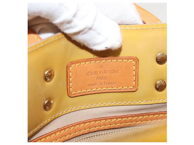 LOUIS VUITTON Monogram Vernis Reade PM Hand Bag Beige M91334 LV Auth BA6262 - view 17