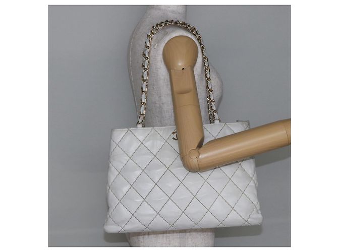 Borsa a tracolla a catena CHANEL Wild Stitch in pelle d'agnello Bianco Oro CC Auth BA6359 D'oro - vista 24