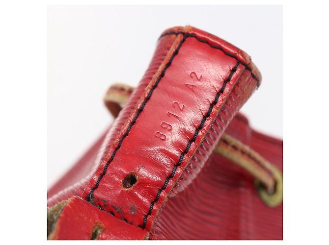 Noe LOUIS VUITTON Borsa a Spalla Petit Noé Epi Rossa M44107 LV Auth 145447 Rosso - vista 12