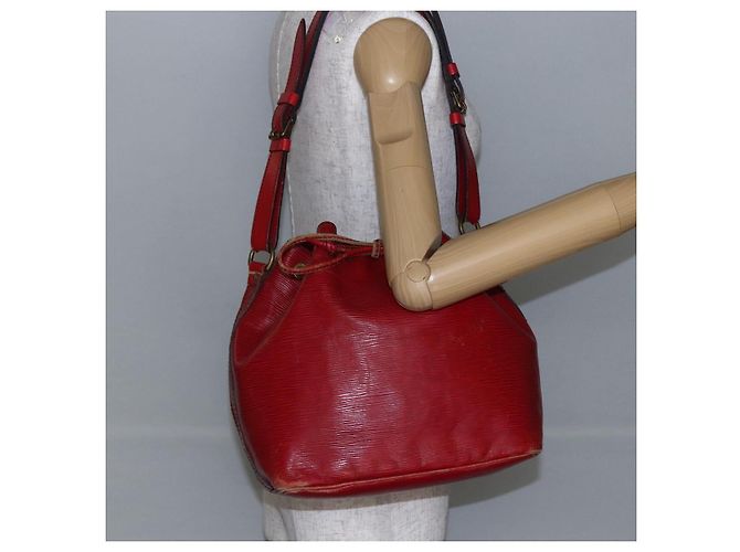 Noe LOUIS VUITTON Borsa a Spalla Petit Noé Epi Rossa M44107 LV Auth 145447 Rosso - vista 22