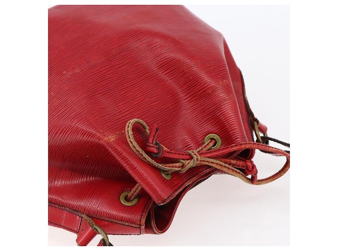 Noe LOUIS VUITTON Borsa a Spalla Petit Noé Epi Rossa M44107 LV Auth 145447 Rosso - vista 6