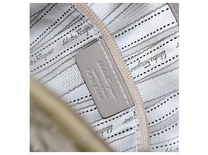 Salvatore Ferragamo Vala Tote Bag Emaille Khaki Silber Auth 144975 - Ansicht 12