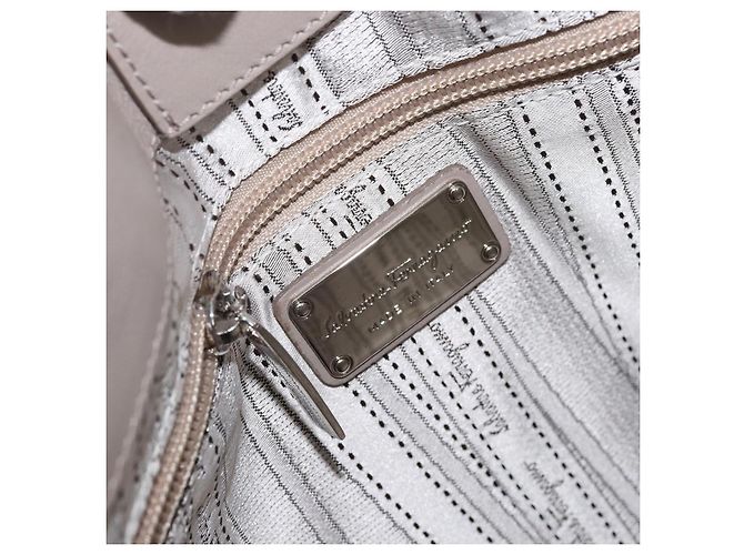 Salvatore Ferragamo Vala Tote Bag Emaille Khaki Silber Auth 144975 - Ansicht 18