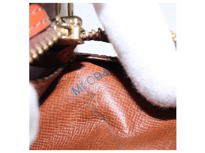 LOUIS VUITTON Clutch Angian Epi Marrone M52113 LV Auth 144944 - vista 21