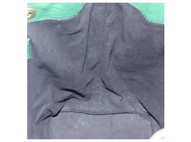 Noe LOUIS VUITTON Borsa a Spalla Petit Noé Epi Verde M44104 LV Auth 143573 - vista 19