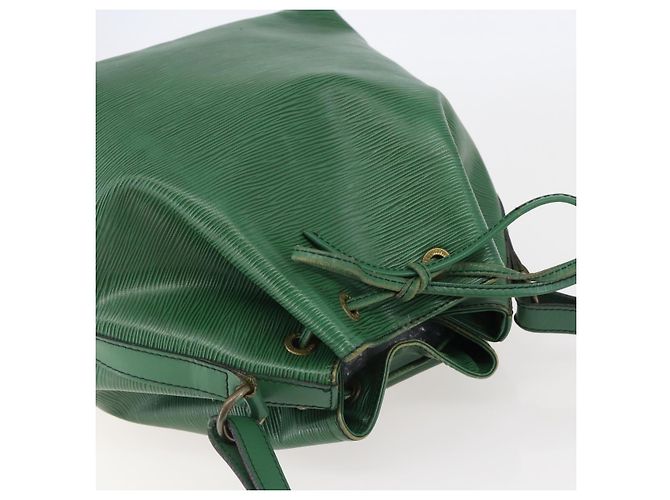Noe LOUIS VUITTON Borsa a Spalla Petit Noé Epi Verde M44104 LV Auth 143573 - vista 6