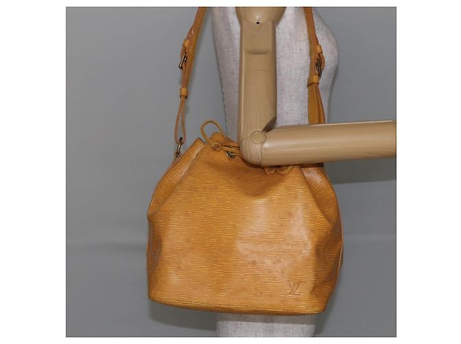Noe LOUIS VUITTON Borsa a Spalla Petit Noé Epi Gialla M44109 LV Auth 144154 Giallo - vista 20