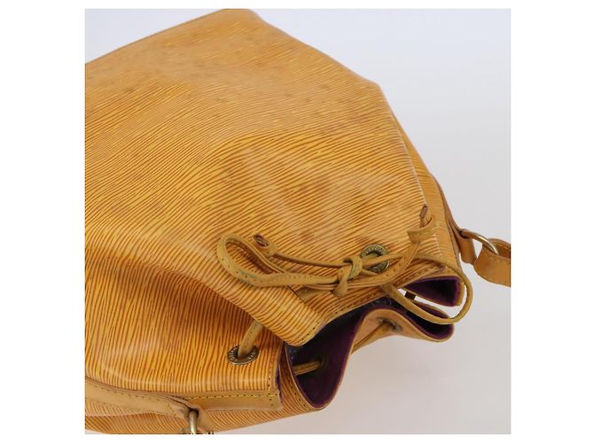 Noe LOUIS VUITTON Borsa a Spalla Petit Noé Epi Gialla M44109 LV Auth 144154 Giallo - vista 6