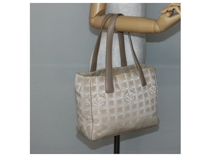 CHANEL Nuova Borsa Tote da Viaggio Nylon Beige Oro CC Auth 145082 D'oro - vista 22