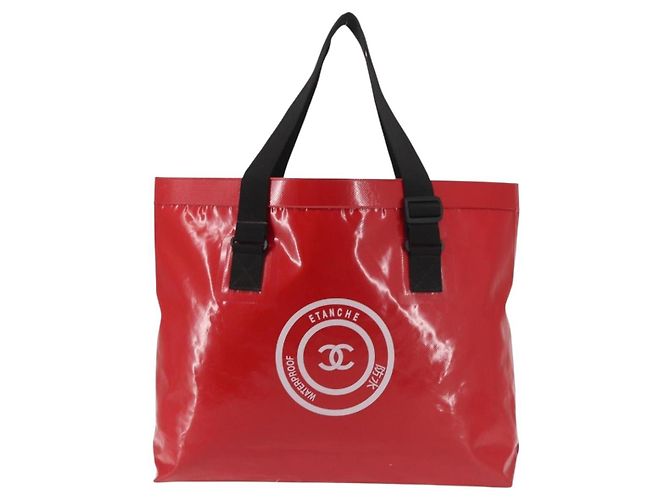 CHANEL Bolsa Tote Impermeable de Vinilo Roja CC Auth mr1520 - vista 13