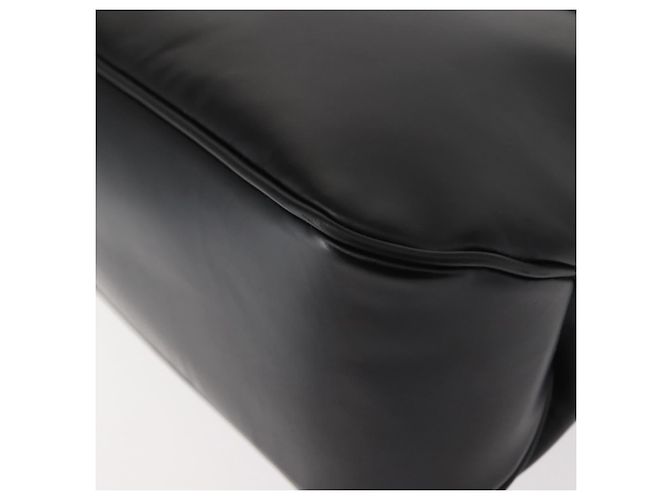 Borsa a Spalla Vala in Pelle Nera e Argento di Salvatore Ferragamo Auth gh1115 Nero - vista 13