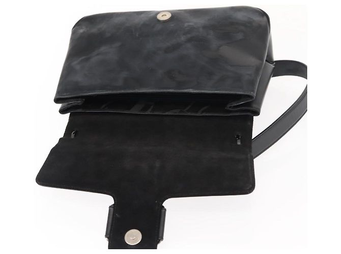 Borsa a Spalla Vala in Pelle Nera e Argento di Salvatore Ferragamo Auth gh1115 Nero - vista 15