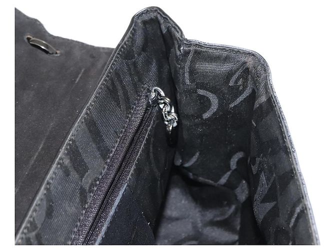Borsa a Spalla Vala in Pelle Nera e Argento di Salvatore Ferragamo Auth gh1115 Nero - vista 19