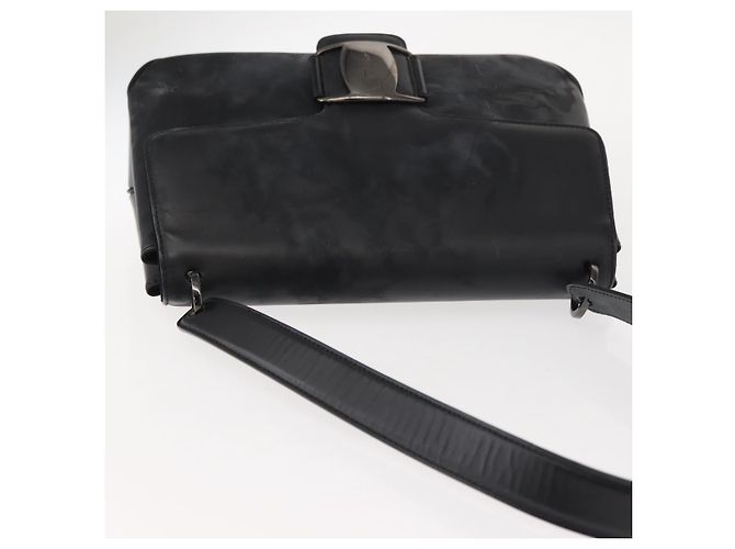 Borsa a Spalla Vala in Pelle Nera e Argento di Salvatore Ferragamo Auth gh1115 Nero - vista 6