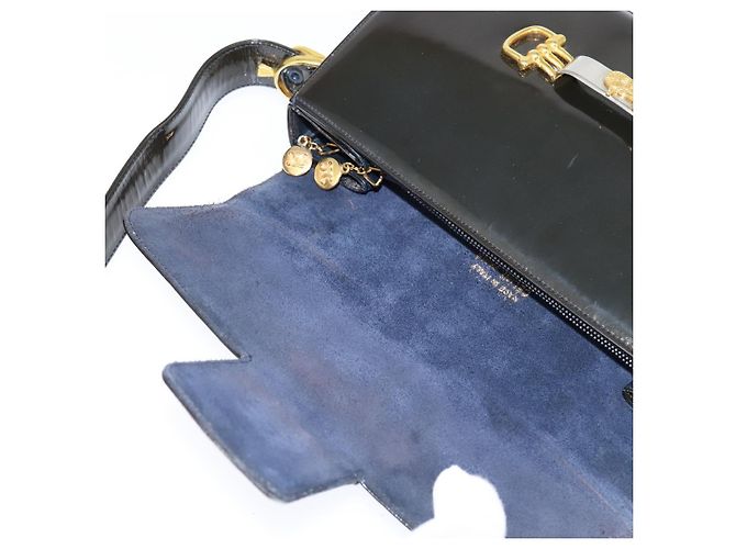 Borsa a Spalla CÉLINE Carrozza Smalto Nero Oro Auth 149158 D'oro - vista 15