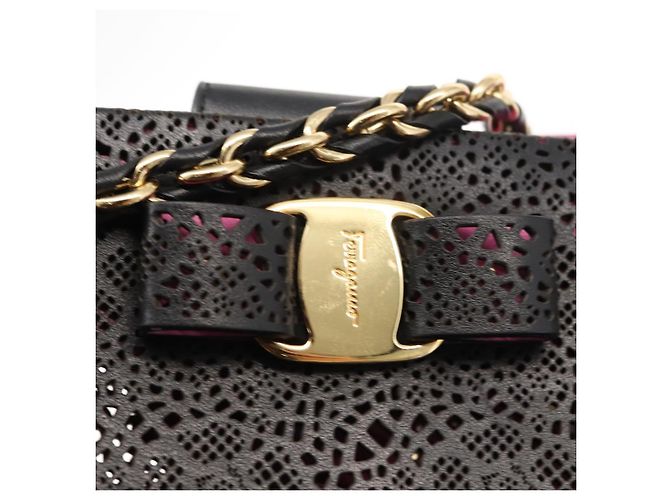 Borsa Tote Vala Chain in pelle nera e oro di Salvatore Ferragamo Auth gh1102 Nero D'oro - vista 14