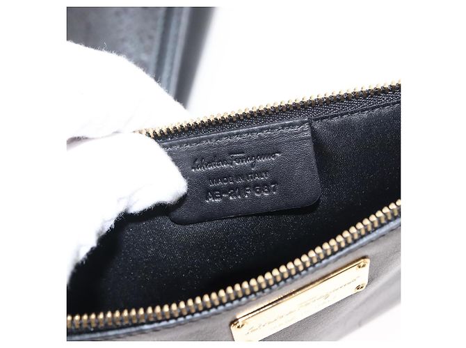 Borsa Tote Vala Chain in pelle nera e oro di Salvatore Ferragamo Auth gh1102 Nero D'oro - vista 21