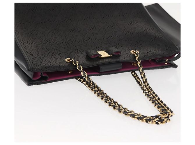 Borsa Tote Vala Chain in pelle nera e oro di Salvatore Ferragamo Auth gh1102 Nero D'oro - vista 6