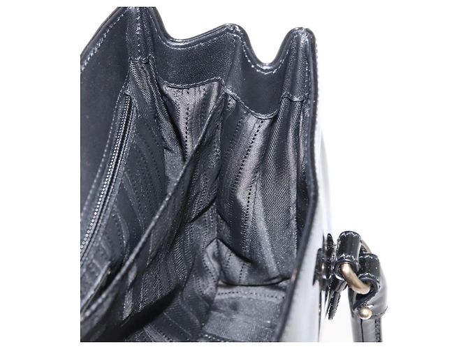 Bolso de mano Vala de esmalte negro y dorado Salvatore Ferragamo Auth BA7339 - vista 24
