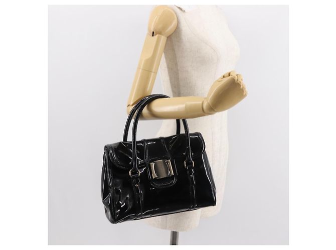 Bolso de mano Vala de esmalte negro y dorado Salvatore Ferragamo Auth BA7339 - vista 26