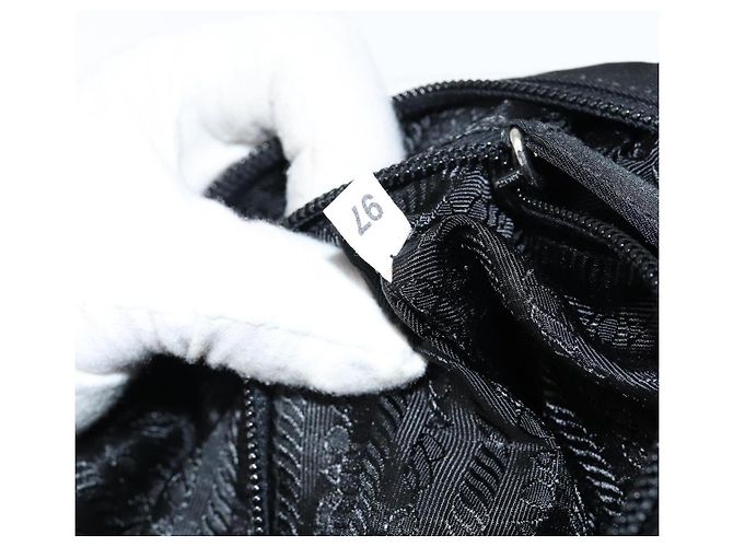 PRADA Bolso de mano de nailon negro plateado Auth 146965 Plata - vista 12
