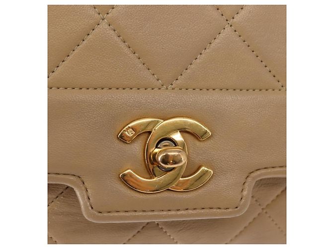 CHANEL Borsa a Spalla Matelassé con Catena in Pelle di Agnello Beige Oro CC Auth BA7295 D'oro - vue 14