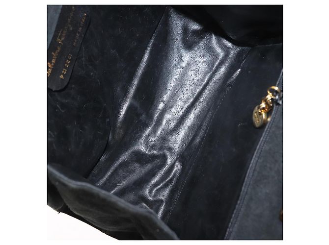 Borsa a spalla Gancini in suede nero e oro Salvatore Ferragamo Auth fm4930 D'oro - vista 16
