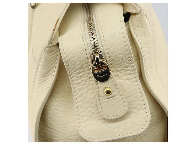 Borsa a Spalla Gancini in Pelle Oro Beige Auth 143218 di Salvatore Ferragamo - vista 10