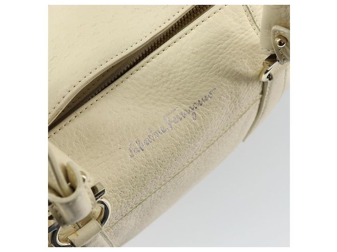 Borsa a Spalla Gancini in Pelle Oro Beige Auth 143218 di Salvatore Ferragamo - vista 17