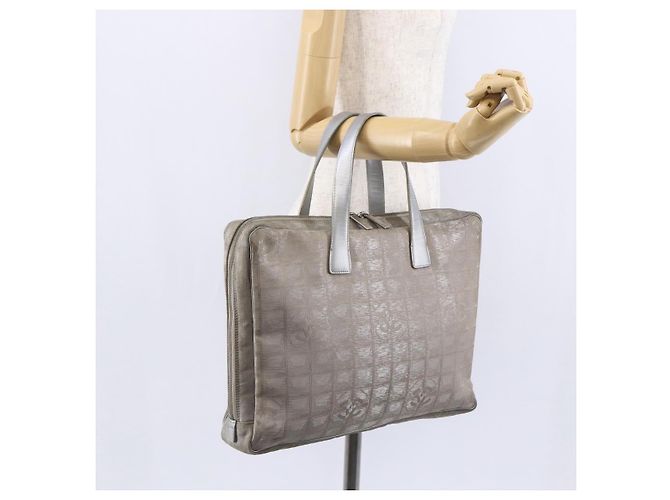 CHANEL Nuova Borsa Tote da Viaggio Nylon Argento CC Auth BA7299 - vista 22