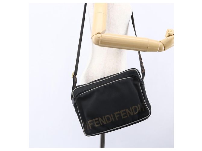Borsa a Spalla FENDI Nylon Nero Oro Auth gh1158 D'oro - vista 22