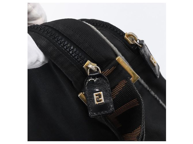 Borsa a Spalla FENDI Nylon Nero Oro Auth gh1158 D'oro - vista 8