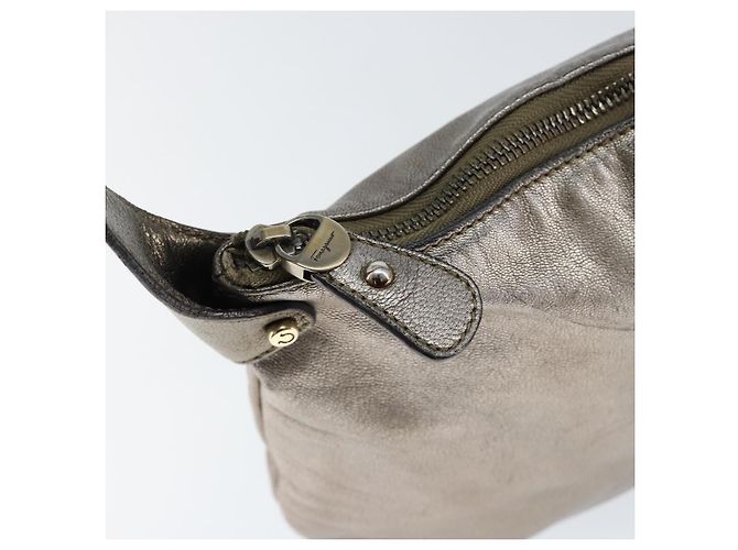 Borsa a Spalla Gancini in Pelle Argento Auth 149123 di Salvatore Ferragamo - vista 10