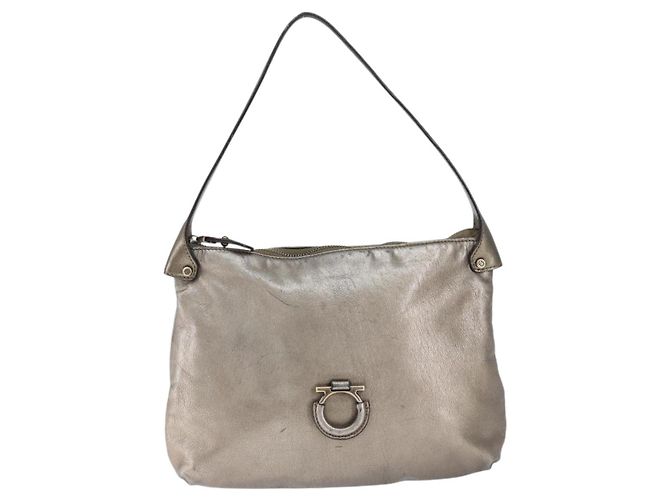Borsa a Spalla Gancini in Pelle Argento Auth 149123 di Salvatore Ferragamo - vista 13