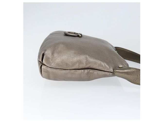 Borsa a Spalla Gancini in Pelle Argento Auth 149123 di Salvatore Ferragamo - vista 3