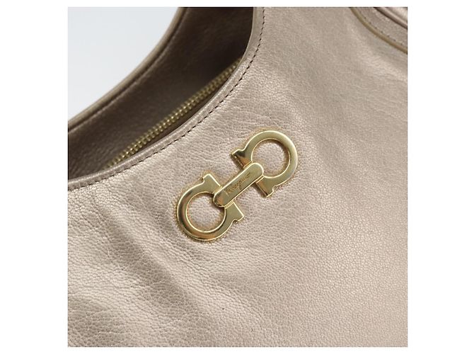 Borsa a mano Gancini in pelle Salvatore Ferragamo oro argento Auth 149193 D'oro - vista 10
