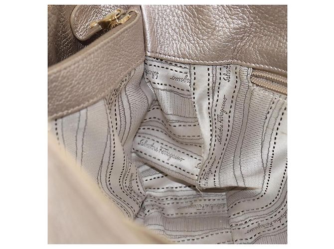 Borsa a mano Gancini in pelle Salvatore Ferragamo oro argento Auth 149193 D'oro - vista 19