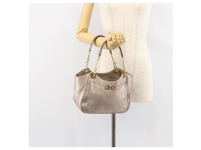 Borsa a mano Gancini in pelle Salvatore Ferragamo oro argento Auth 149193 D'oro - vista 23
