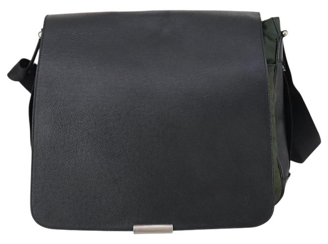 LOUIS VUITTON Borsa a Spalla Taiga Victor Ardoise M30142 LV Auth ep11578 Grigio - vista 13