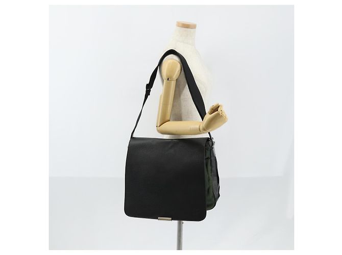 LOUIS VUITTON Borsa a Spalla Taiga Victor Ardoise M30142 LV Auth ep11578 Grigio - vista 23