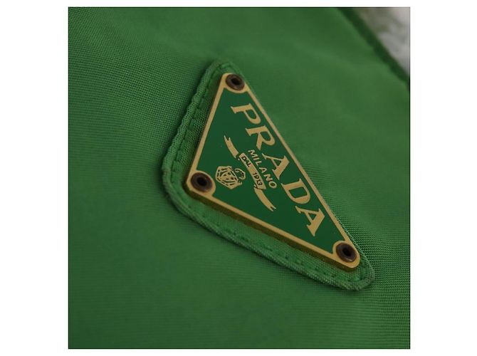 PRADA Bolso de mano de nailon verde dorado Auth 145926 - vista 17