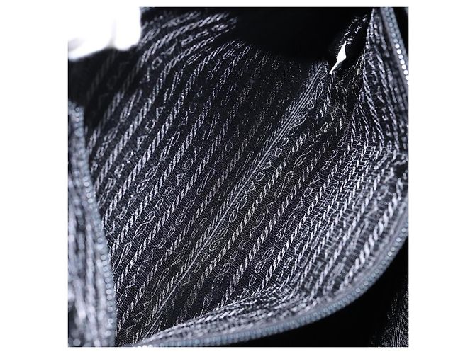 Borsa Tote Prada in Nylon Nero Argento Auth bs29772 - vista 23