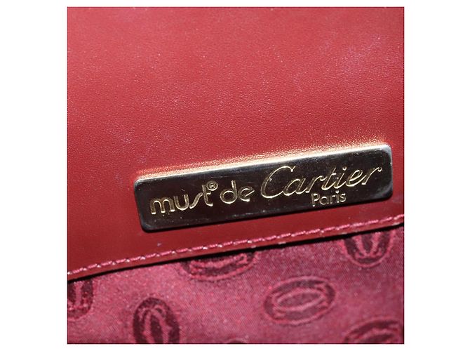 Cartier Borsa a spalla Must Line in pelle Bordeaux e oro Auth bs30238 D'oro Bordò - vista 10